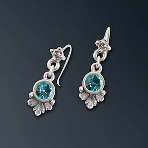 Orecchini con pietre portafortuna in cristallo Swarovski: delicati gioielli per il compleanno