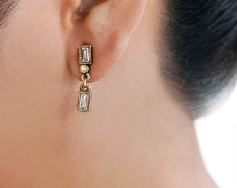 Baguette Earrings, Small Studs, Tiny Earrings, Art Deco Earrinags, Dainty Earrings, Crystal Earrings, Post Earrings, Stud Earrings E1274