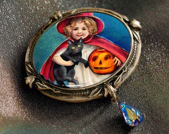 Witch Halloween Pin, Halloween Jewelry, Vintage Witch Enamel Pin, Halloween trick or treat gift, Little Girl Witch P336