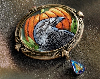 Black Raven Pin, Bird Pin, Vintage Halloween Enamel Pin, Halloween Gifts, Gothic Brooch, Raven and Pumpkin pin P329