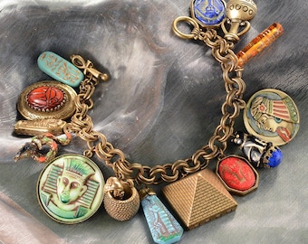 Egyptiskt berlockarmband: Vintage farao-berlocker, smycken från forntida Egypten