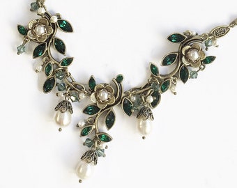 Emerald green crystal vintage necklace, Emerald statement necklace,  Romantic flower necklace N1186-GR