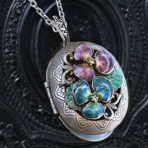 Enamel Pansy Flower Locket Necklace, Silver Locket Pendant, Large Oval Locket, Vintage Locket, Gift for Mom, Memorial Gift,  N8448