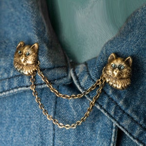 Cat Pin, Christmas Pin, Cat Brooch, Cat Jewelry, Kittens Pin, Brooch, Kitty pin, Kitty Jewelry, Cat Lover Gift P680