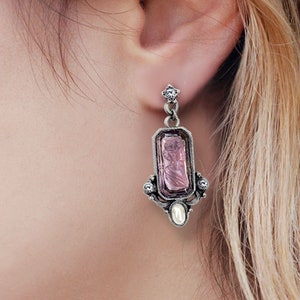 Intaglio Earrings, Cameo Glass Earrings, Vintage Cameo Earrings, Vintage Style Jewelry, Victorian Earrings, Antique Glass Earrings  E909