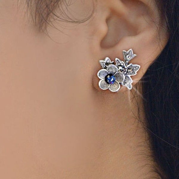 Emerald green stud earrings, Dainty vintage flower earrings sapphire blue, gold, silver, floral bridesmaid jewelry, E1313