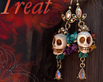 Colorful Sugar Skull Earrings, Dia de los Muertos Earrings, Halloween Jewelry, Day of the Dead Earrings, Kitsch Jewelry, Skull Jewelry E241
