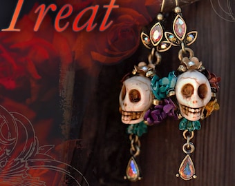 Colorful Sugar Skull Earrings, Dia de los Muertos Earrings, Halloween Jewelry, Day of the Dead Earrings, Kitsch Jewelry, Skull Jewelry E241