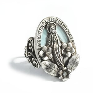 Anillo de Nuestra Señora de los Milagros: Joyería católica de estilo antiguo