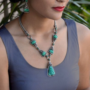 Vintage Art Deco Jade Glass Necklace: Green Statement Jewelry
