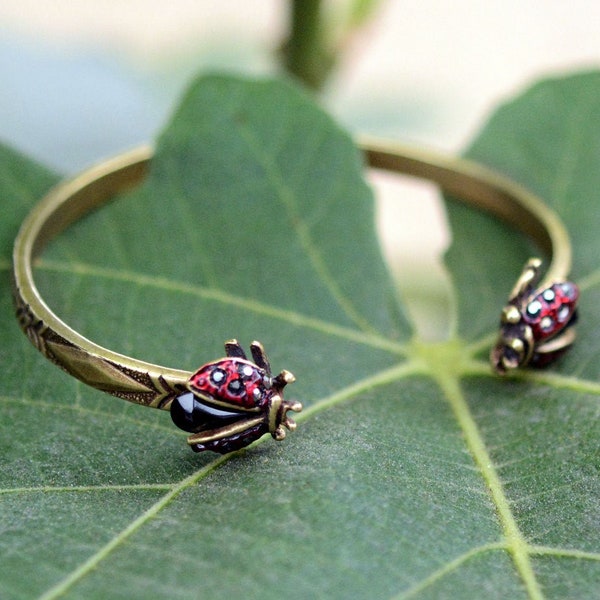 Ladybug Bracelet, Summer Cuff Bracelet, Ladybug Jewelry, Insect Jewelry, Nature Jewelry, Insect Bracelet, Bug Bracelet, Bug Jewelry BR526