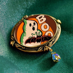 Halloween Ghost Pin, Retro Ghost Enamel Pin, Halloween Gifts, Vintage Ghost comic image jewelry P326
