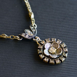 Flower Necklace, Flower Jewelry, Wedding Necklace, Wedding Jewelry, Flower Pendant N1073