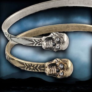 Skull bracelet, Skulls Bangle bracelet, Elvira Skull bracelet, Skinny cuff bracelet, Silver skulls jewelry, Elvira jewelry BR120