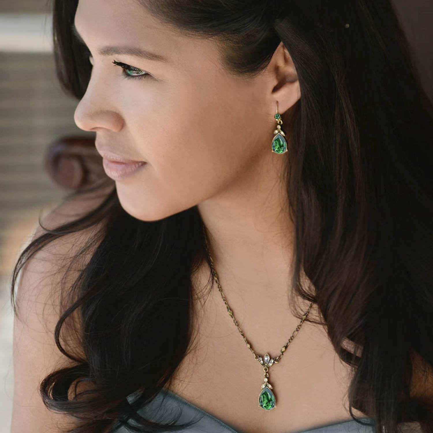 スワロフスキー　緑色ストーンのネックレスとイヤリングセット il_fullxfull.1838926649_d1b2.jpg