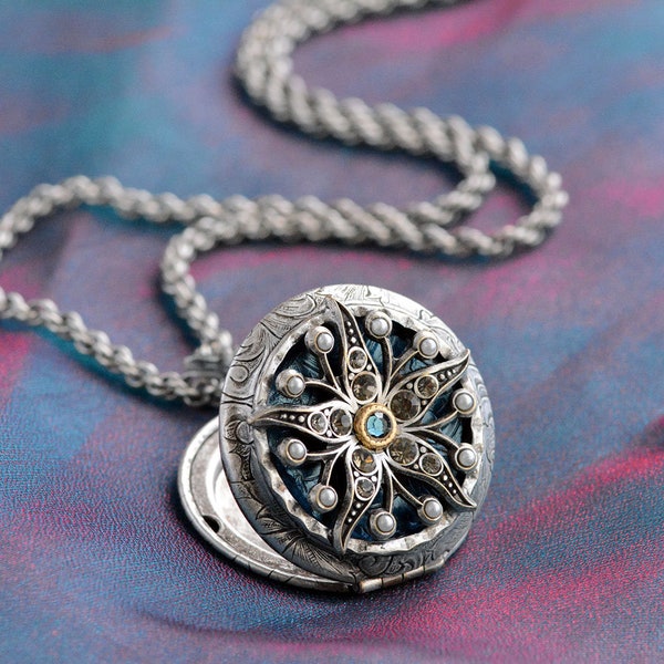 Victorian Star 1860s Locket, Victorian Locket, Silver Locket, Locket Necklace, Locket Pendant, Locket Necklace Vintage N492