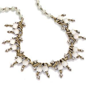 Vintage Satin Glass Tulips Necklace, Retro Flower Wedding Necklace, Spring Jewelry for Easter, N144