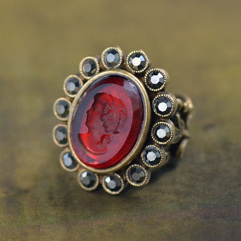 Antique Ring R135 Antique Intaglio Vintage Cameo Jewelry Intaglio Jewelry Cameo Intaglio Ring Cameo Jewelry Vintage Glamour Ring