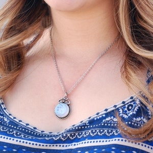 Crescent Necklace, Moon Pendant, Silver Moon Necklace, Moon Jewelry, Moon, Moon Necklace, Silver Moon, Crescent Moon, Half Moon N1235