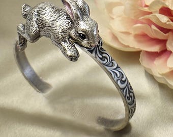 Native American Whimsicle Vintage Navajo Turquoise Sterling Silver Bunny Rabbit Pin Native American Whimsicle Vintage Navajo Turquoise Sterling Silver Bunny Rabbit Pin