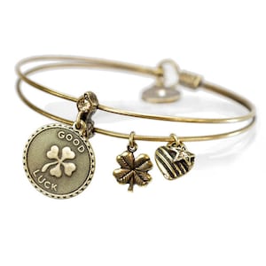 Clover Bracelet, St Patricks Day Bracelet, 4 Leaf Clover, Shamrock Bracelet, Lucky Charm, Clover Jewelry, Charm Bangle, Clover Charm BR375