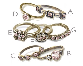 Anillo apilable vintage con cristales de Swarovski en forma de rosa: joyería bohemia de bronce antiguo