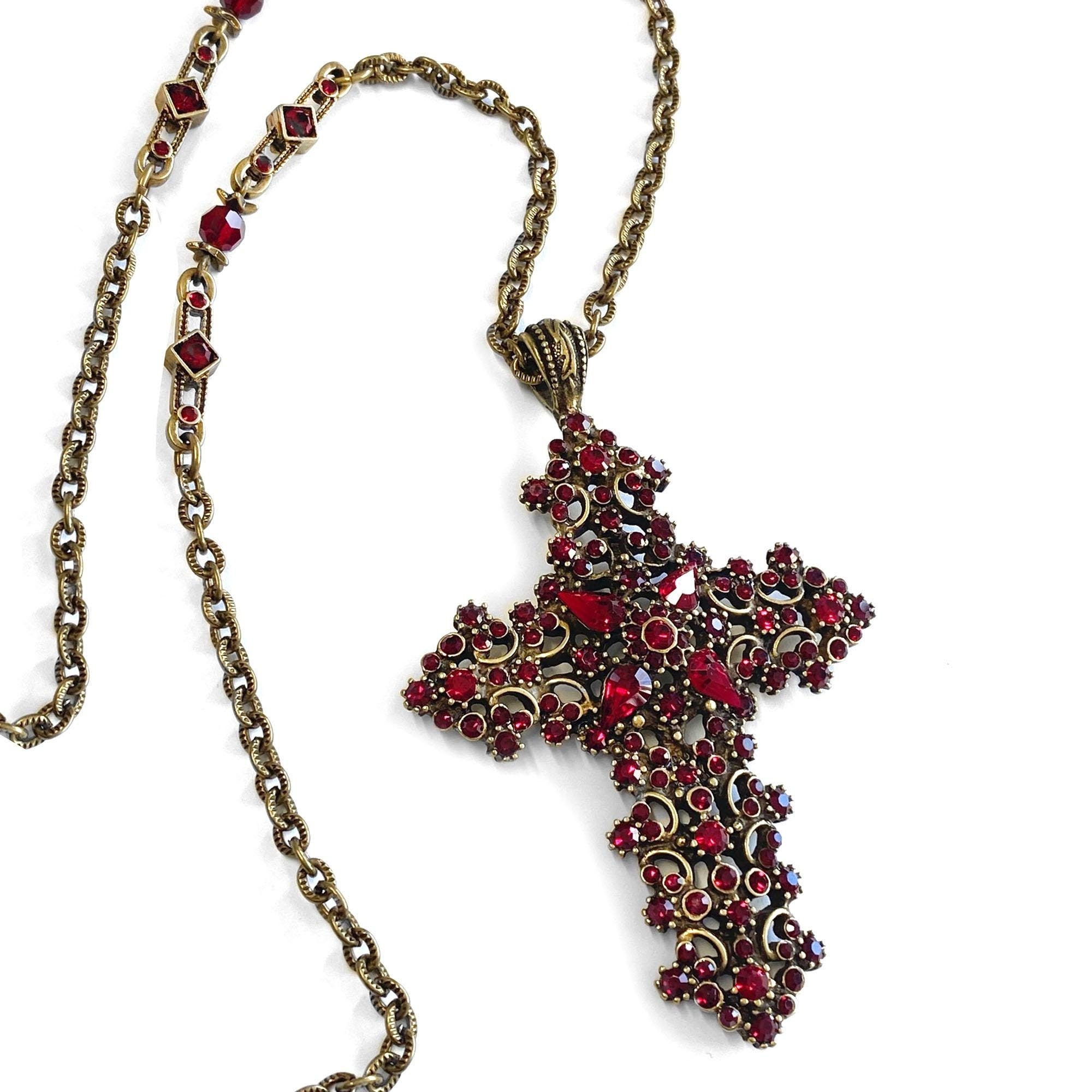 Kourtney Kardashian Necklace UK