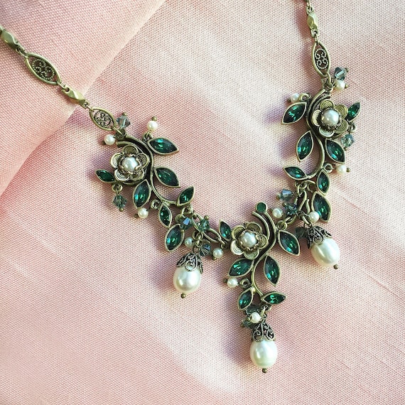 Emerald Green Crystal Vintage Necklace Emerald Statement Necklace