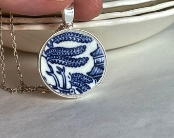 Willow pattern broken china jewellery blue and white china, vintage china, 20th wedding anniversary gift, Willow leaves pendant