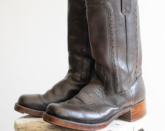 Vintage square toe campus style cowboy boot with unique detail 10 D / brown vegan leather 1970s cowboy boot / made in USA / vintage boot