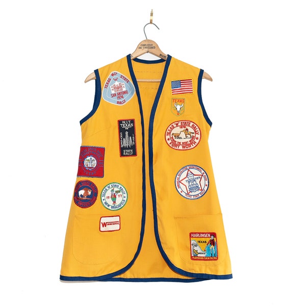 Vintage Tourist Souvenir Vest covered in patches / 1960s windbreaker OOAK / Alamo Winnies Souvenir jacket 1960s sixties vintage / Spring