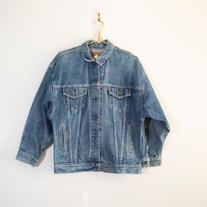 Vintage distressed Levi jean jacket summer fade White tab Large four pocket 42 indigo classic trucker faded distressed distressed vintage