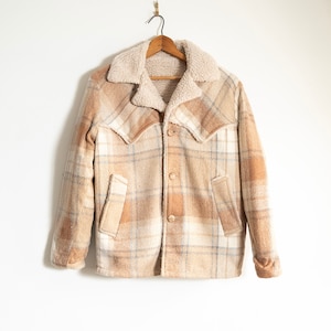 Vintage Sherpa lined Plaid jacket 1970s vintage Medium / 70s cut lapel collar trucker coat faded workwear union made / lumberjack grunge