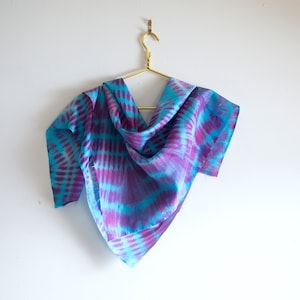Vintage silk scarf rough edge shibori dyed / shibori silk scarf / Blue and purple silk scarf / vintage silk