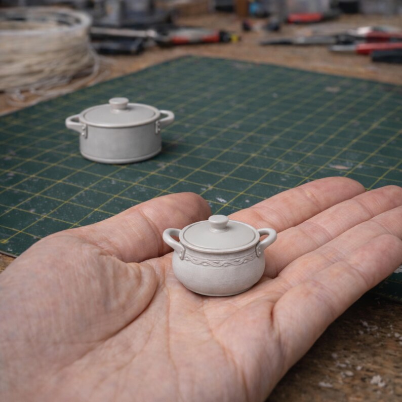 Miniature cooking pot STL file for 3D printing, detailed kitchenware model for dollhouse, tabletop role-playing or scenery kit