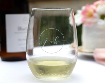 Custom Engraved Circle Monogram Wine Glass - Wedding, Engagement, Anniversary Personalized Etched Stemless Wine Glass