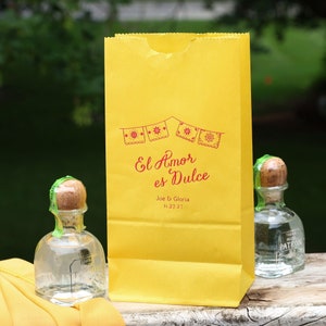 Custom Goodie Bags - El Amor es Dulce - Love is Sweet - Wedding and Party Treat Bag, Wedding Goodie Bag, Popcorn Bag, Candy Bar, Favor Bag
