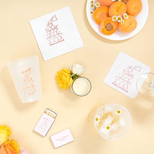 Posavasos personalizados para bodas: diseño de torre de champán para la decoración de la mesa. imagen 7