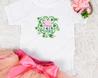 Chemise bébé fille Saint-Patrick, body bébé Saint-Patrick, chemise Saint-Patrick, chemise bébé, body bébé porte-bonheur, chemise bébé porte-bonheur, st tapotez bébé