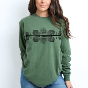 Reflection Shirt, Baum Shirt, naturecore Shirt, Natur Shirt, Minimalistisches NATURE Shirt, Langarm Comfort Colors ® Shirt, Geschenk für Naturliebhaber