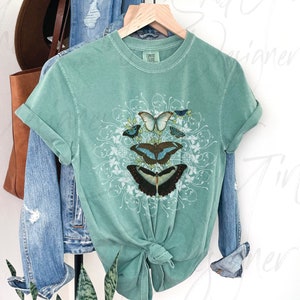 Fjärilsskjorta, Cottagecore-skjorta, Comfort Colors ®-skjorta, Fjärils-T-shirt, Mandala, Naturälskarskjorta, Boho-t-shirt, Botaniska fjärilar
