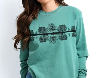 Reflection Shirt, Baum Shirt, naturecore Shirt, Natur Shirt, Minimalistisches NATURE Shirt, Langarm Comfort Colors ® Shirt, Geschenk für Naturliebhaber