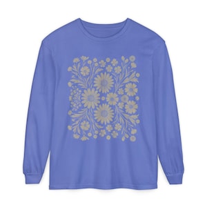 Boho Floral Monochrome Long Sleeve Comfort Colors T-shirt, Vint Style flower Tee, Nature Lover Gift, Boho Trendy Retro Chic T Flo Blue