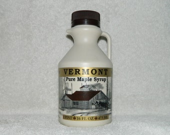 One pint Vermont Organic  Amber maple syrup.