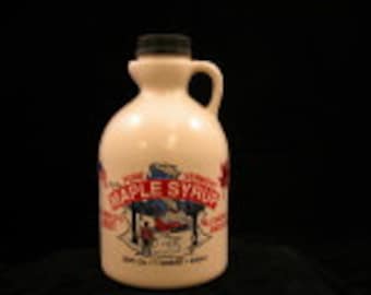 One Quart Vermont Organic Amber Rich maple syrup.