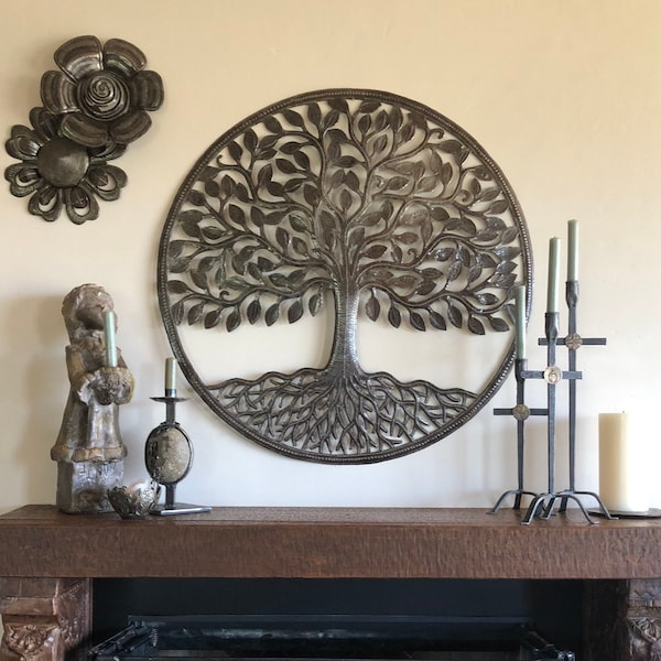 Arte orgánico de la pared del árbol de la vida, metal haitiano rústico de la casa de campo, acero martillado a mano, obras de arte del jardín, barril reciclado, disponible en 3 tamaños
