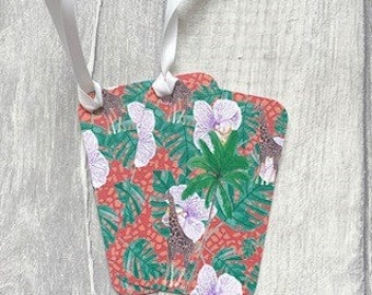 Tropical giraffe gift tag~ Safari designs~ Animals~ Palm trees~ Palm leaves~ Surface pattern~ patterns~ Orchids~ Gifting~ Wrapping presents.