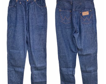 Vintage Sanforized Wrangler Jeans 29 inch waist farm high waisted pockets soft not stiff womens men’s vtg 60s 60’s leather patch stitching