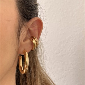 Chunky gold hoops Lightweight Hoops Gold plated Hoop Earrings Medium-sized Gold hoop earrings Hollow tube Plain Hoops 24K Gold Plated Hoops