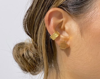 Ear Cuff Gold Earring with dots One Piece Ear Cuff no piercing Ear Cuff Earrings No piercing Ear Cuff Ear Cuff Earring Gift under 10